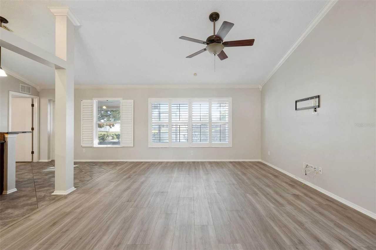 11118 3rd Ave E - Photo 5 of 32