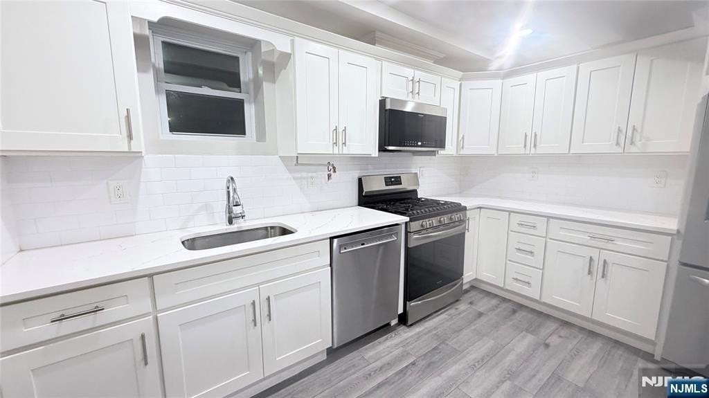 549 Palisade Ave - Photo 2 of 17