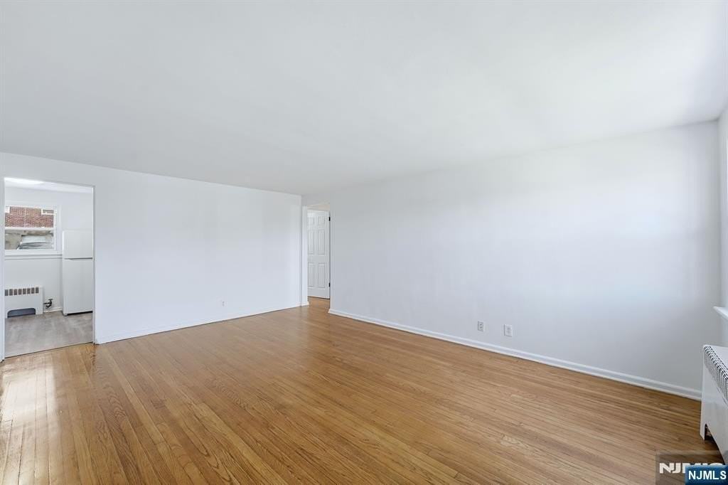 441 Lawn Ave - Photo 5 of 21