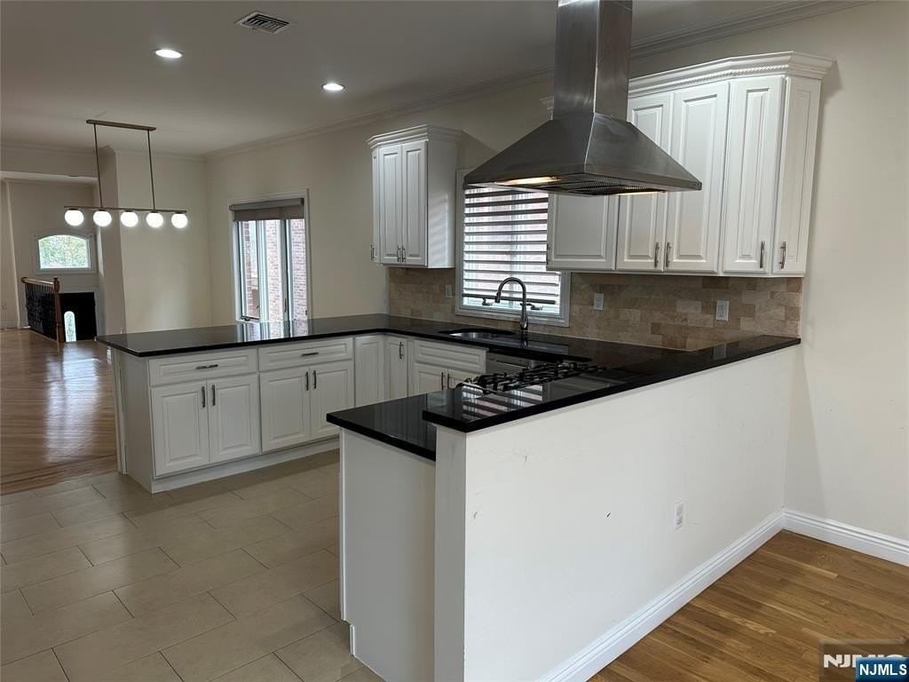 436A Lawton Ave - Photo 5 of 22