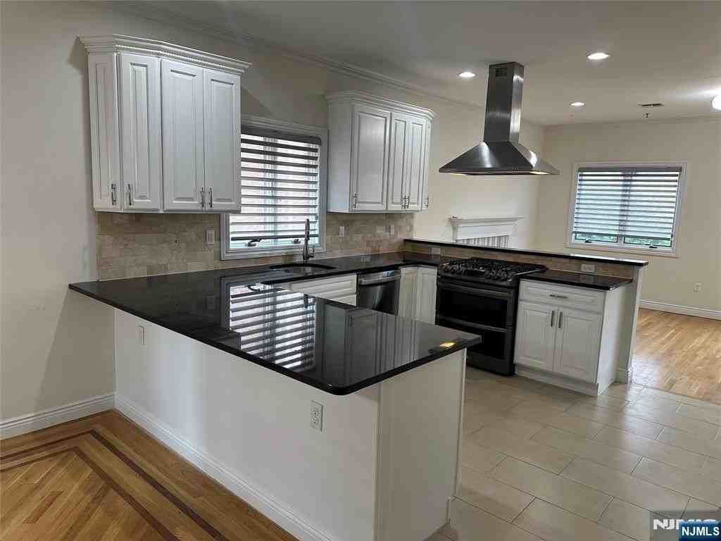 436A Lawton Ave - Photo 6 of 22