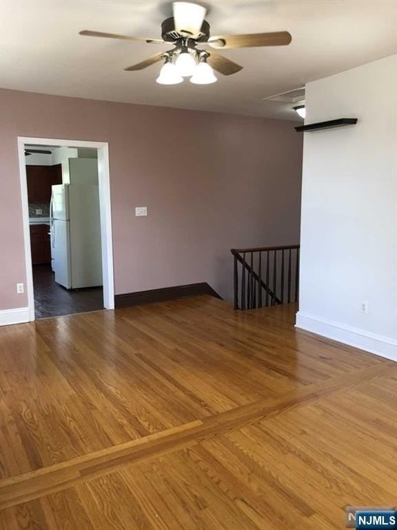 566 2nd St 2nd Fl - Photo 4 of 20