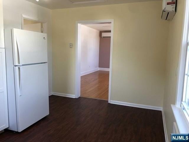 566 2nd St 2nd Fl - Photo 7 of 20