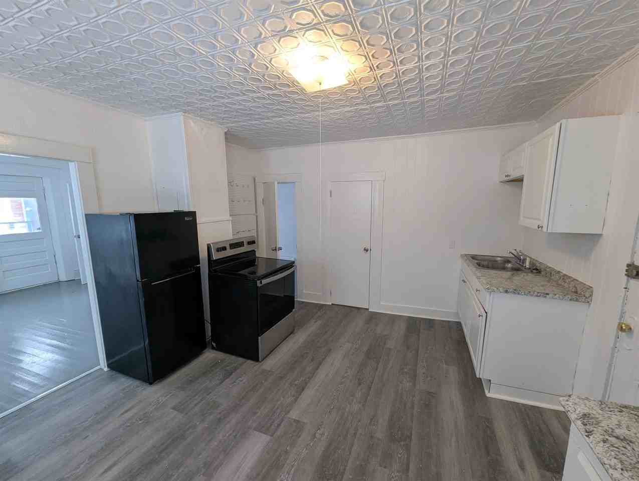 13 Walnut St #2 - Photo 3 of 8