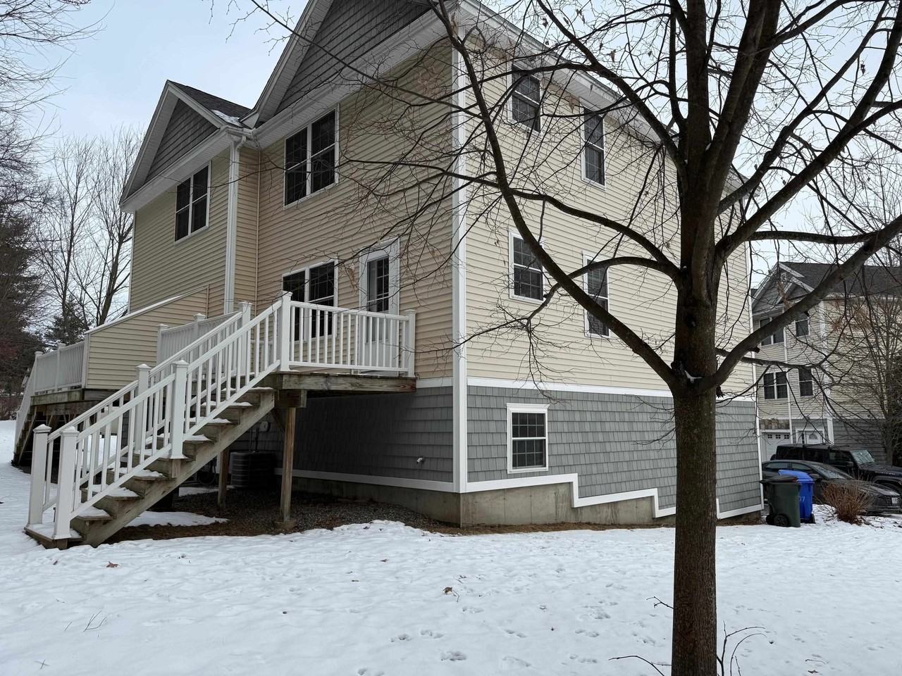 607 Holt Ave - Photo 2 of 4