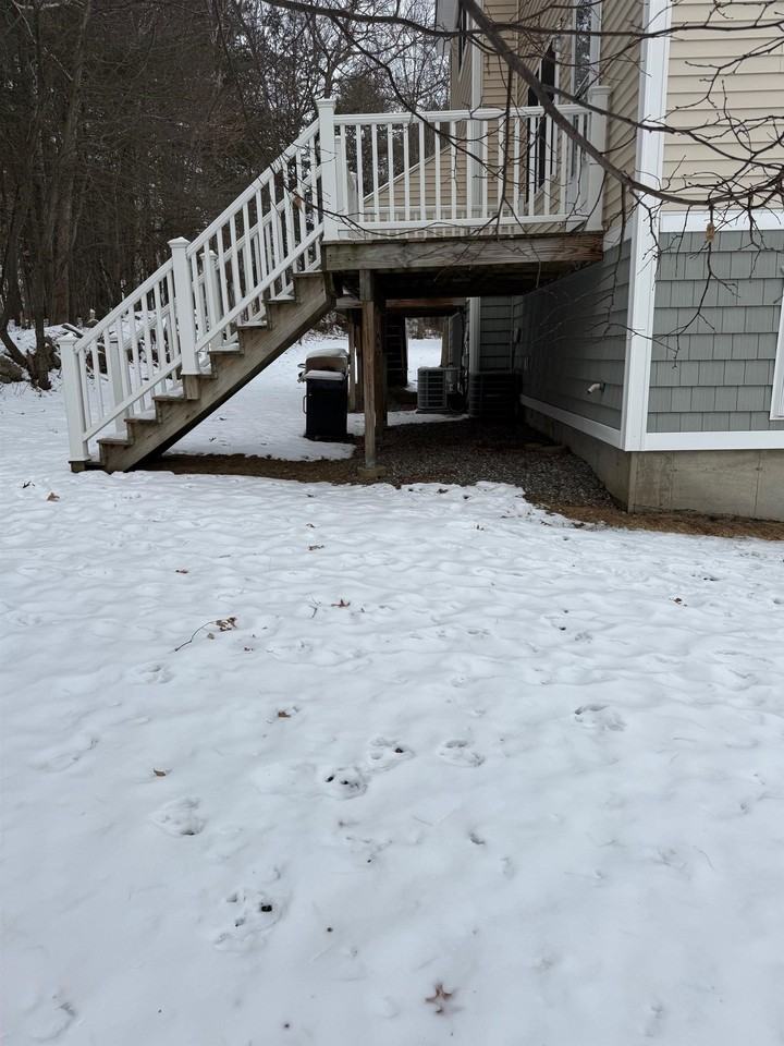 607 Holt Ave - Photo 3 of 4