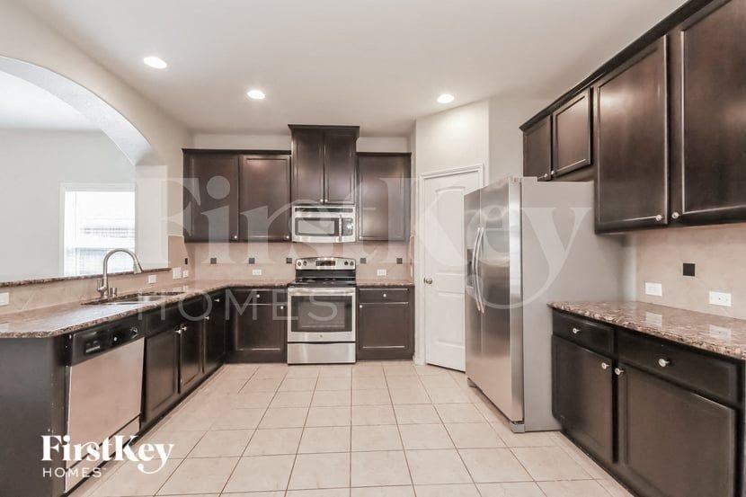 511 Topsail Way - Photo 5 of 15