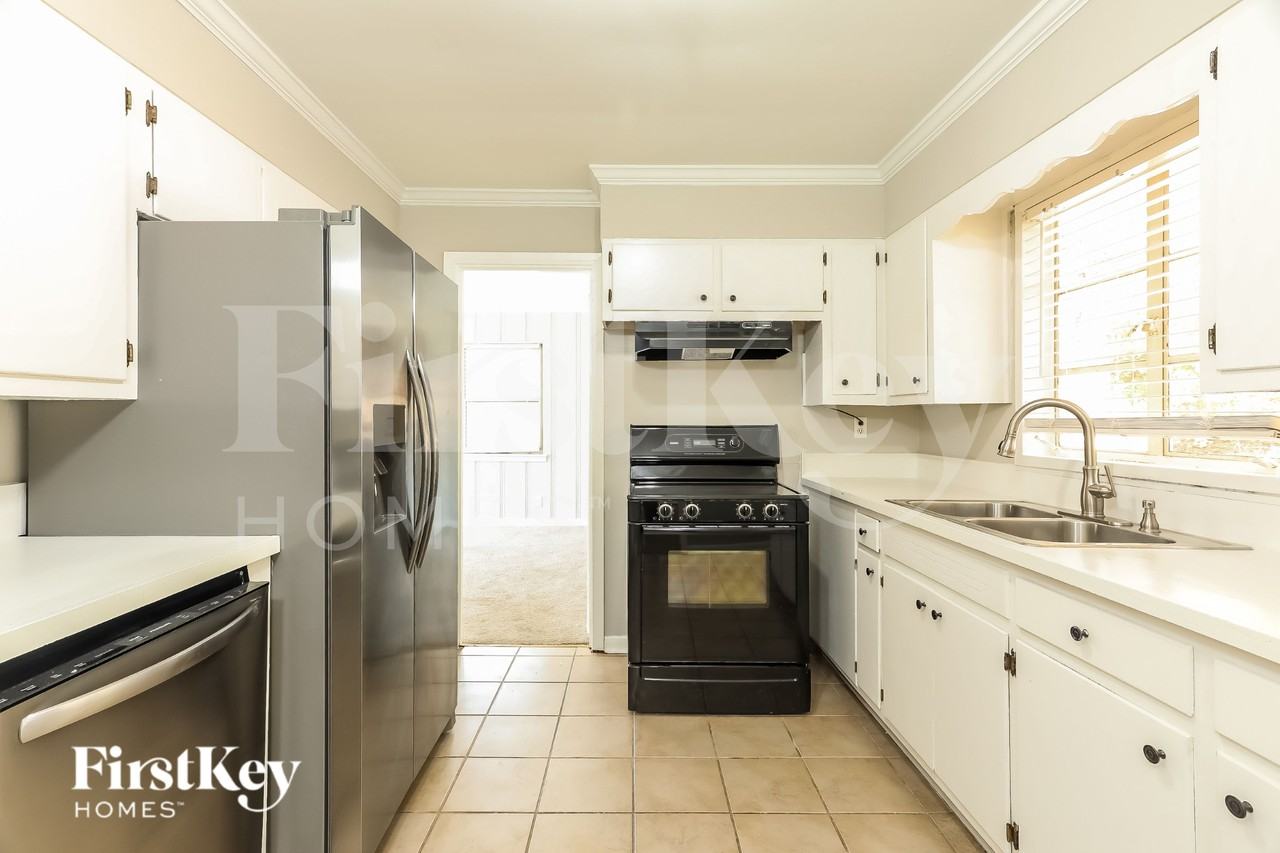 3364 Valley Park Dr - Photo 4 of 15