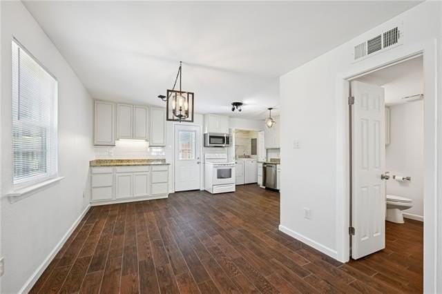 713 Heavens Dr #5 - Photo 5 of 17