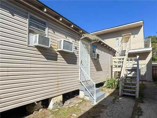 2633 Governor Nicholls St #B - Photo 2 of 11