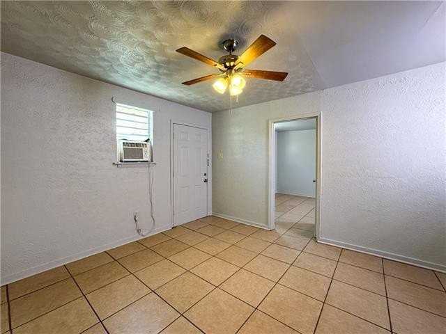 2633 Governor Nicholls St #B - Photo 4 of 11