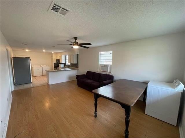 1408 Seminole Ave - Photo 3 of 9