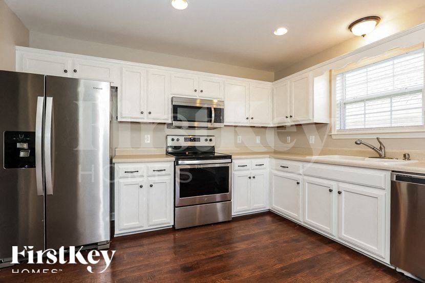 2260 Dewey Dr - Photo 6 of 15