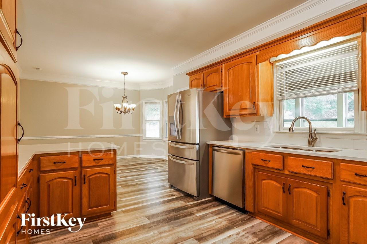 6504 Hemlock St - Photo 7 of 15