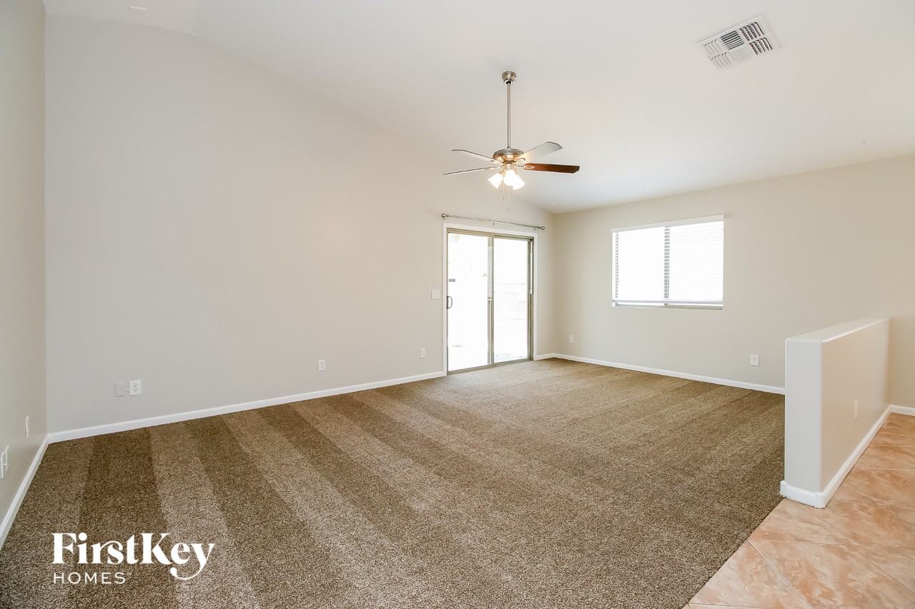 6516 E Stacy St - Photo 7 of 15