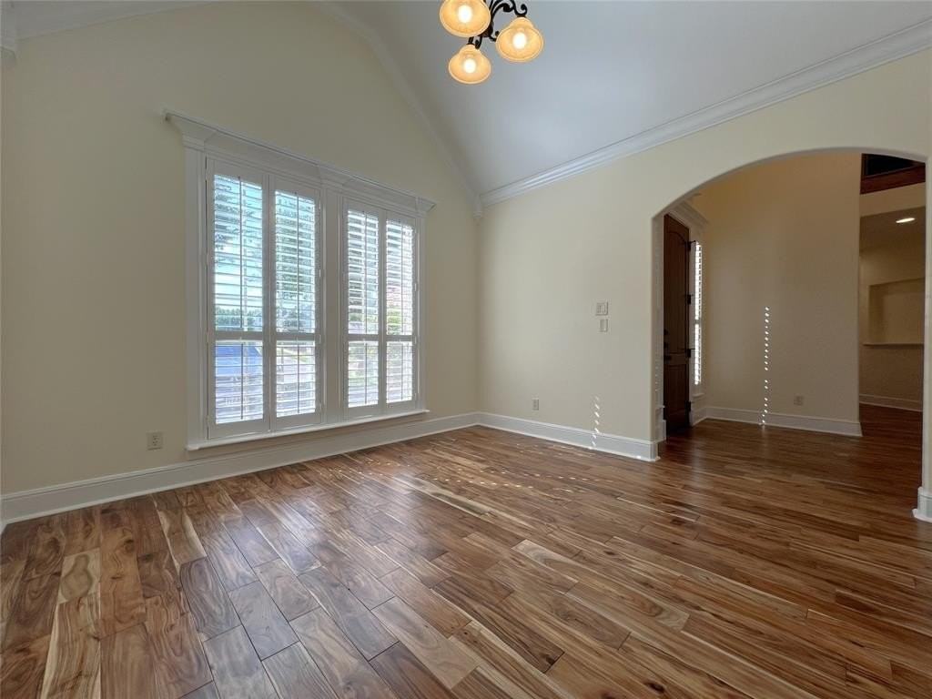 609 Goliad Dr - Photo 7 of 40