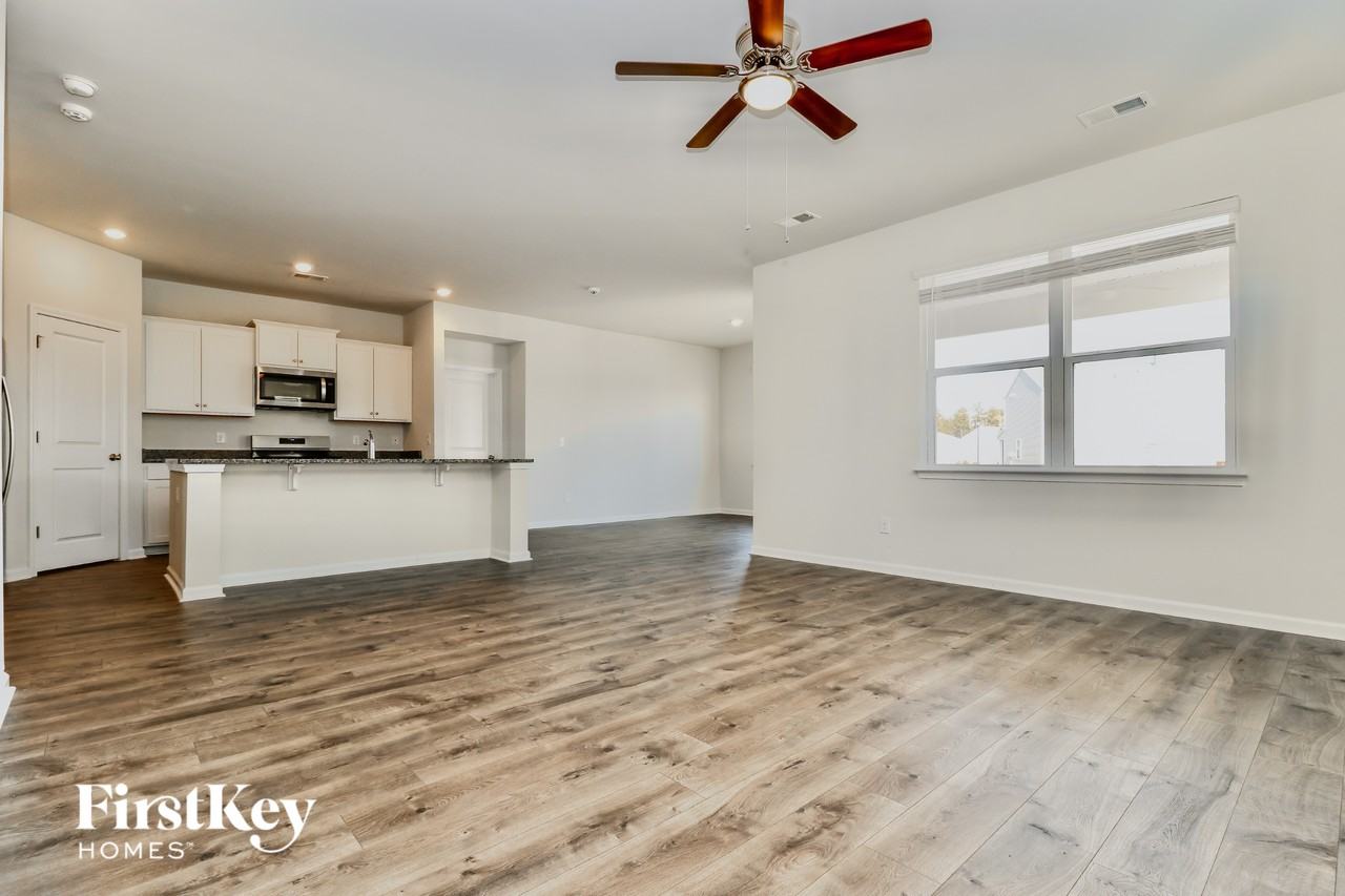 407 Bering Ln - Photo 2 of 15