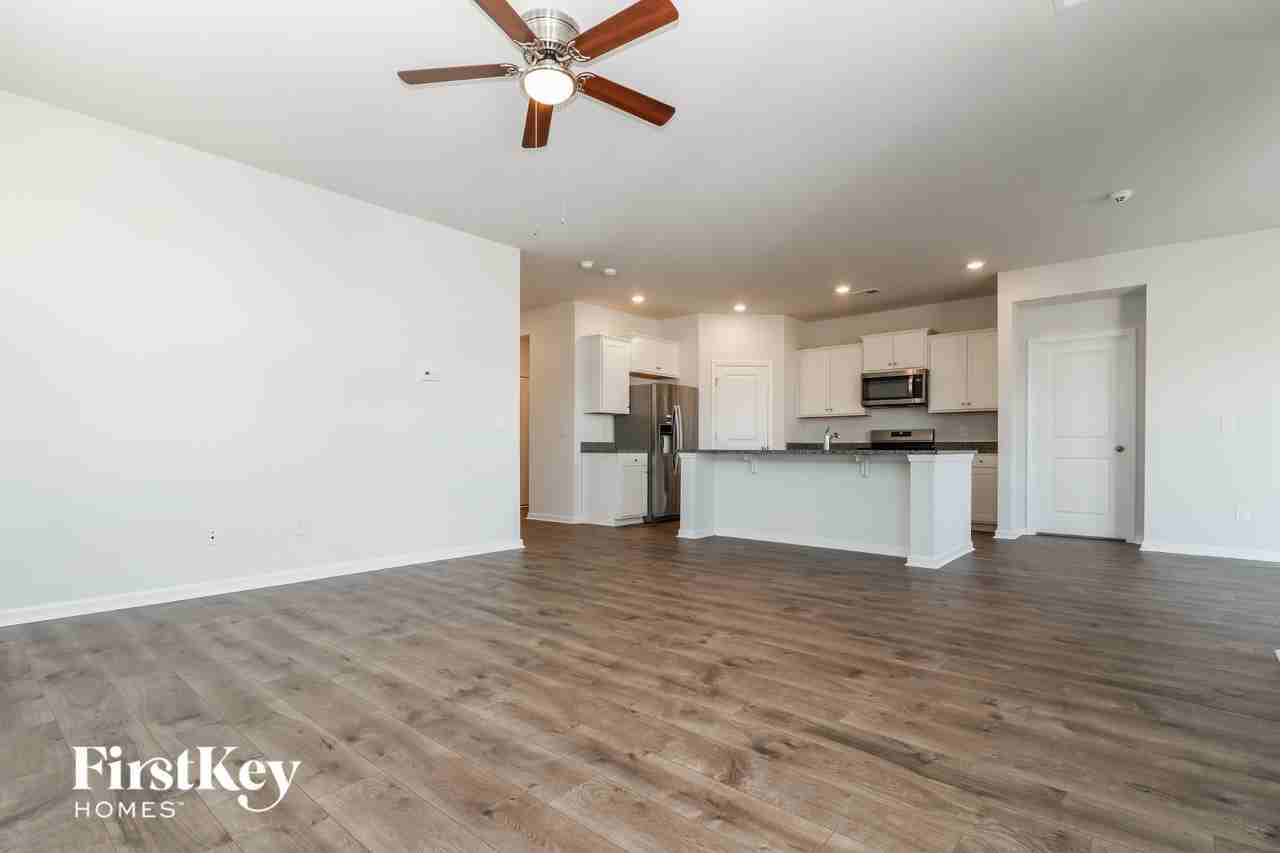 407 Bering Ln - Photo 3 of 15