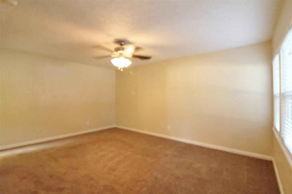 5441 Thomas Ln - Photo 3 of 14