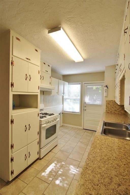 5441 Thomas Ln - Photo 7 of 14