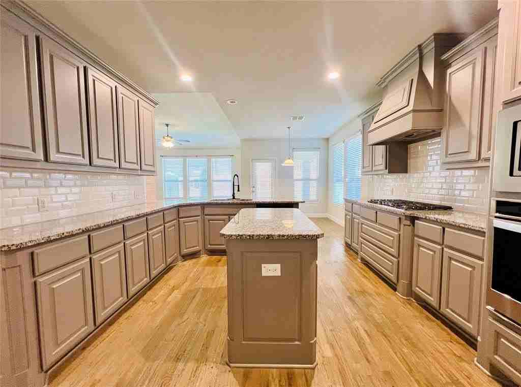 5644 Salt Springs Dr - Photo 5 of 36