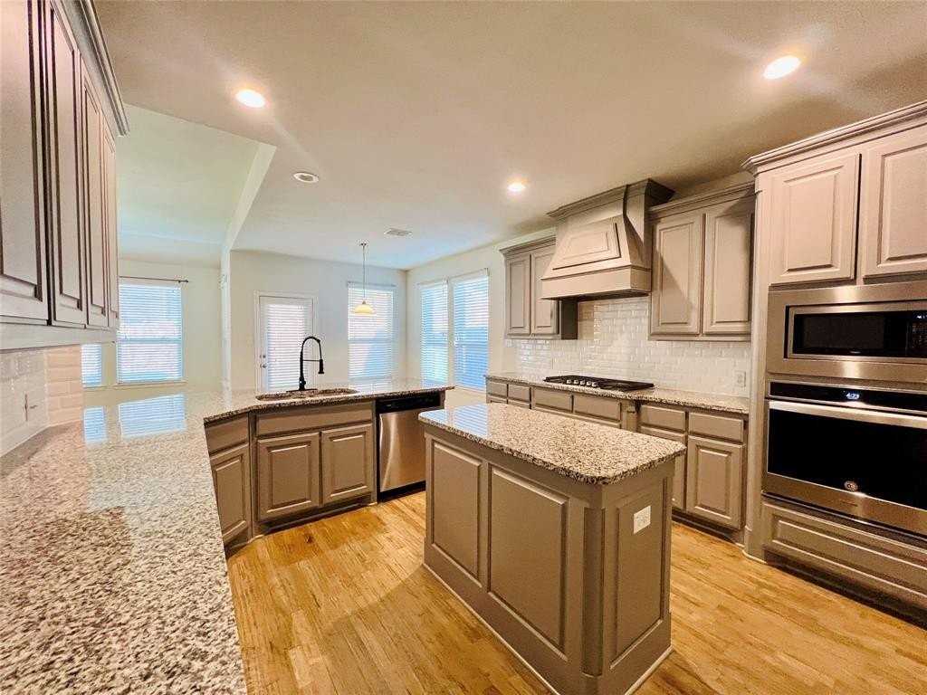 5644 Salt Springs Dr - Photo 7 of 36