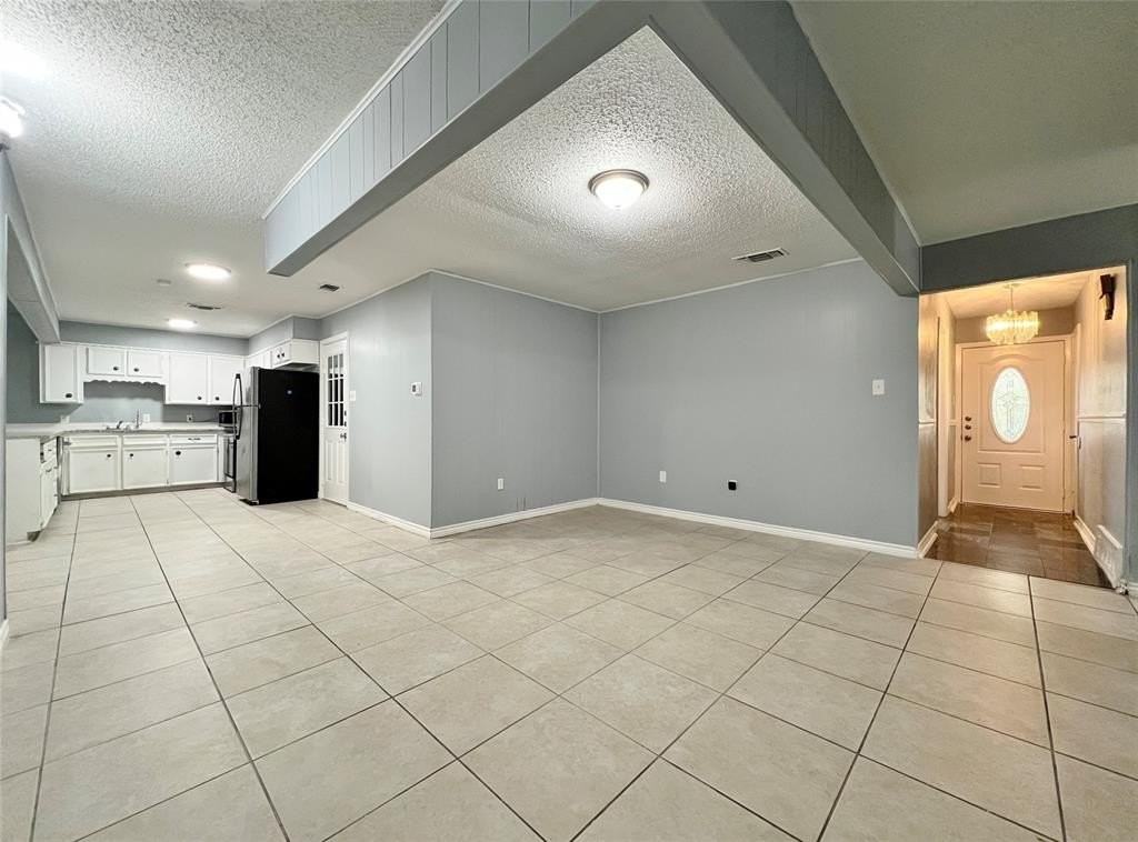 5652 Conlin Dr - Photo 5 of 31