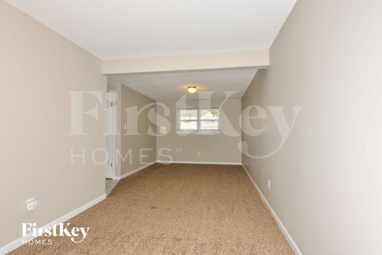 2487 Waterfront Dr - Photo 7 of 15