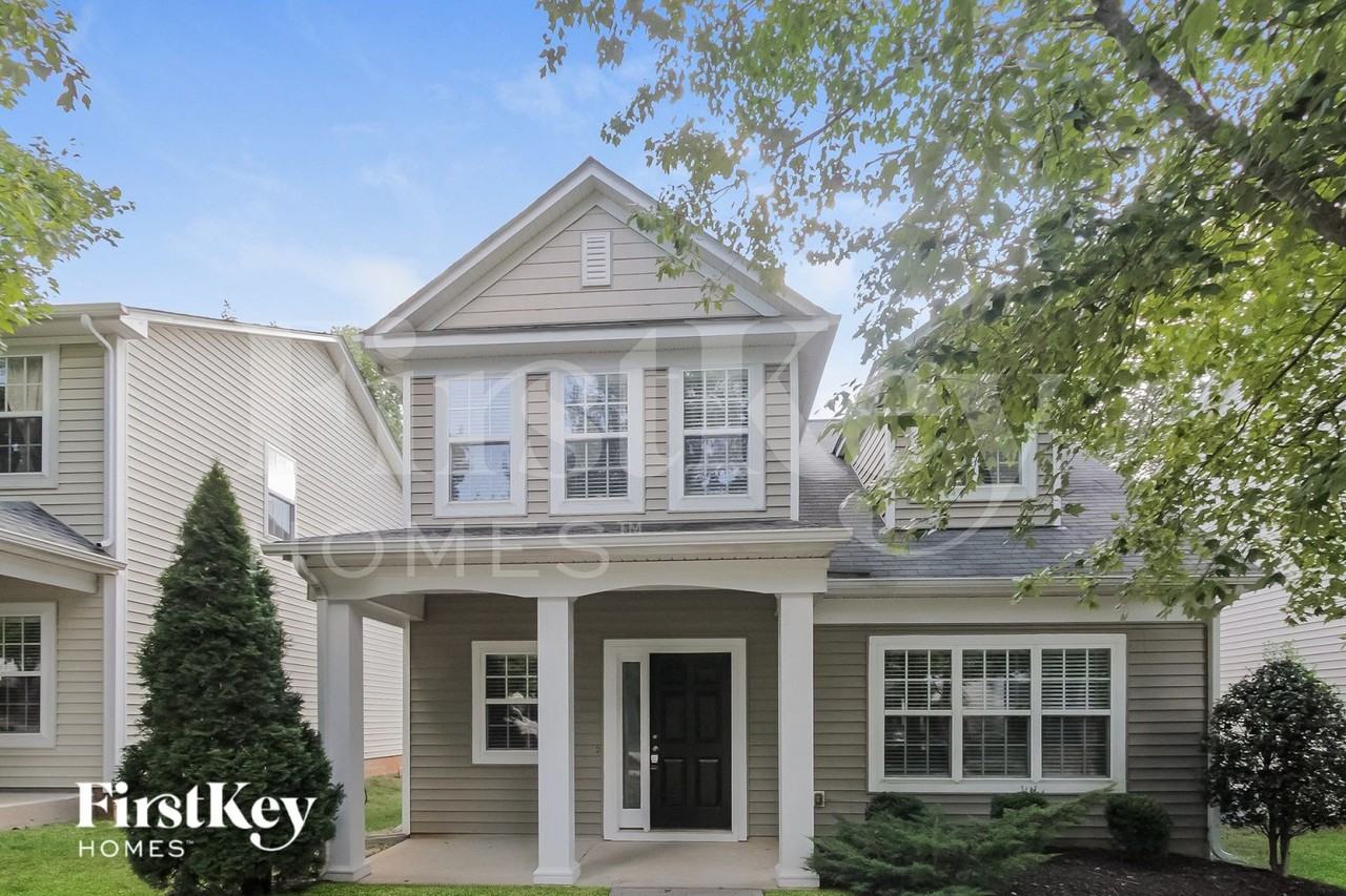 9220 Ducati Ln - Photo 2 of 15