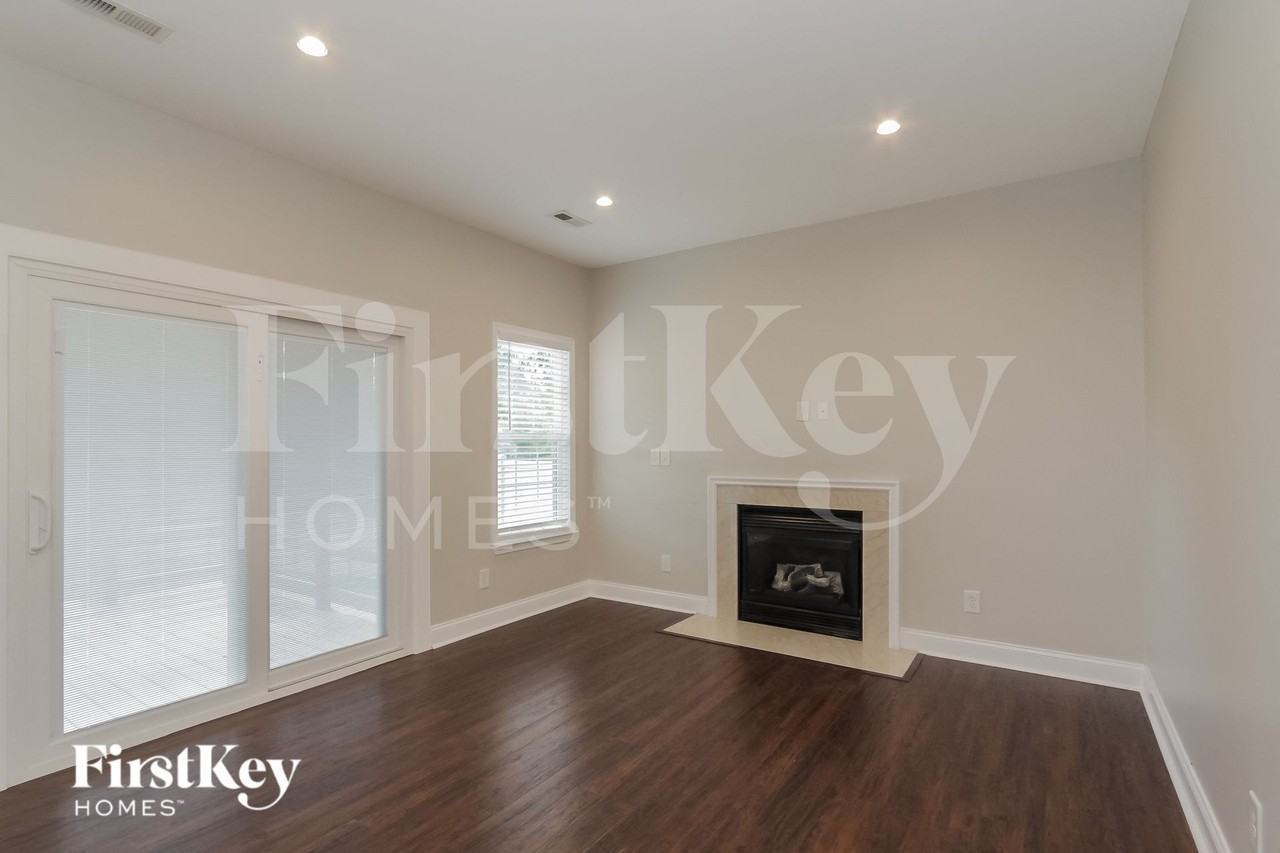 9220 Ducati Ln - Photo 3 of 15