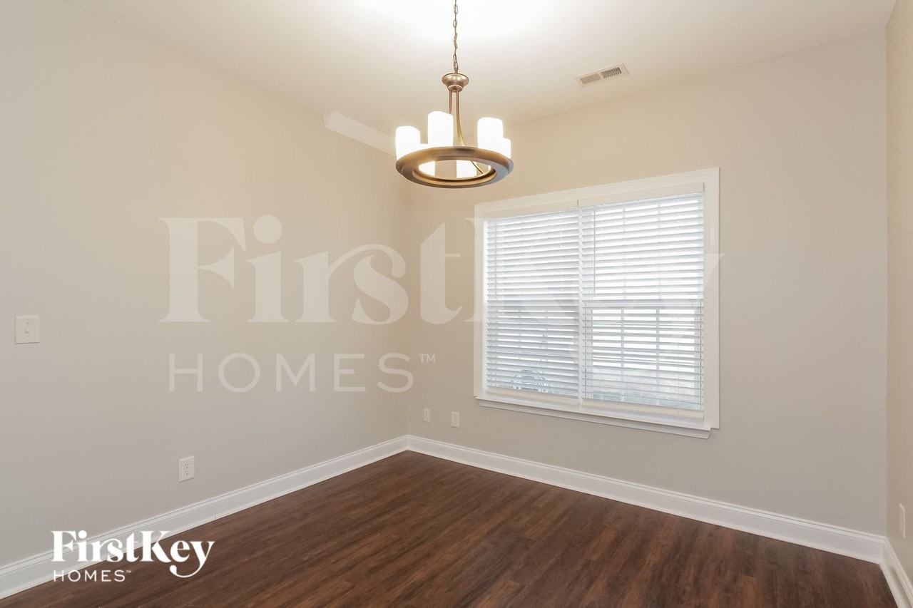 9220 Ducati Ln - Photo 5 of 15