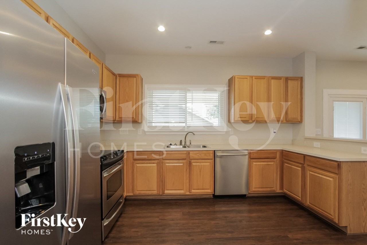 9220 Ducati Ln - Photo 7 of 15