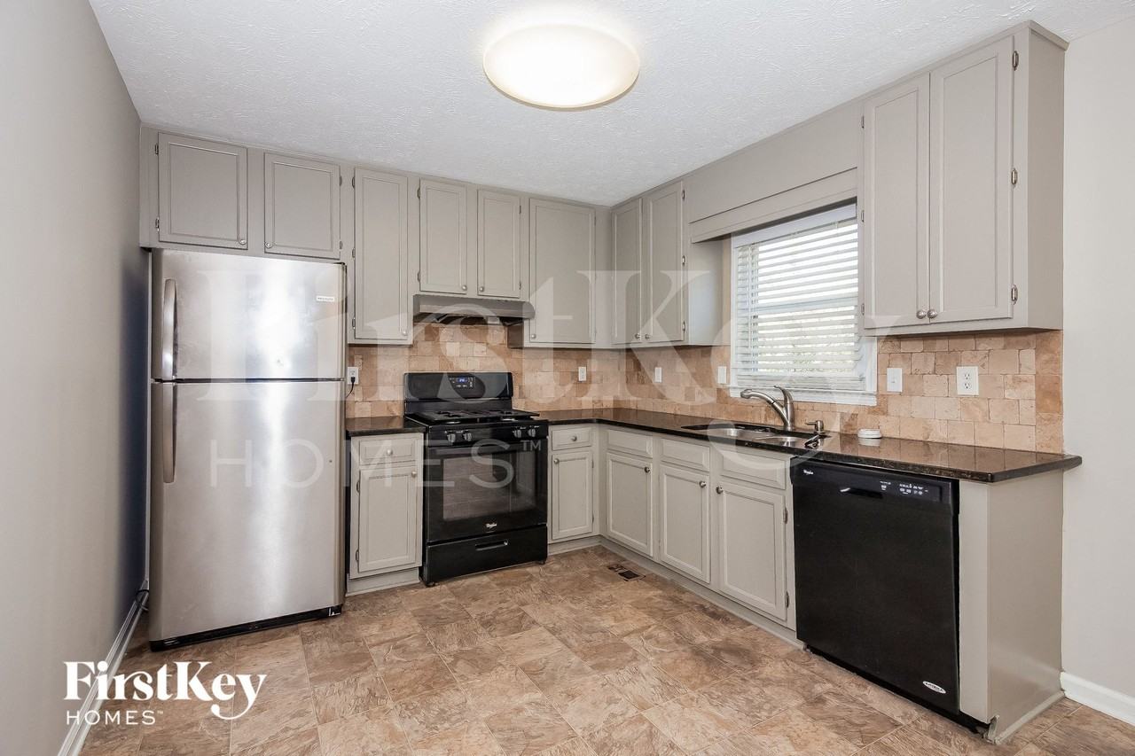 1797 Bobo Rd - Photo 6 of 15