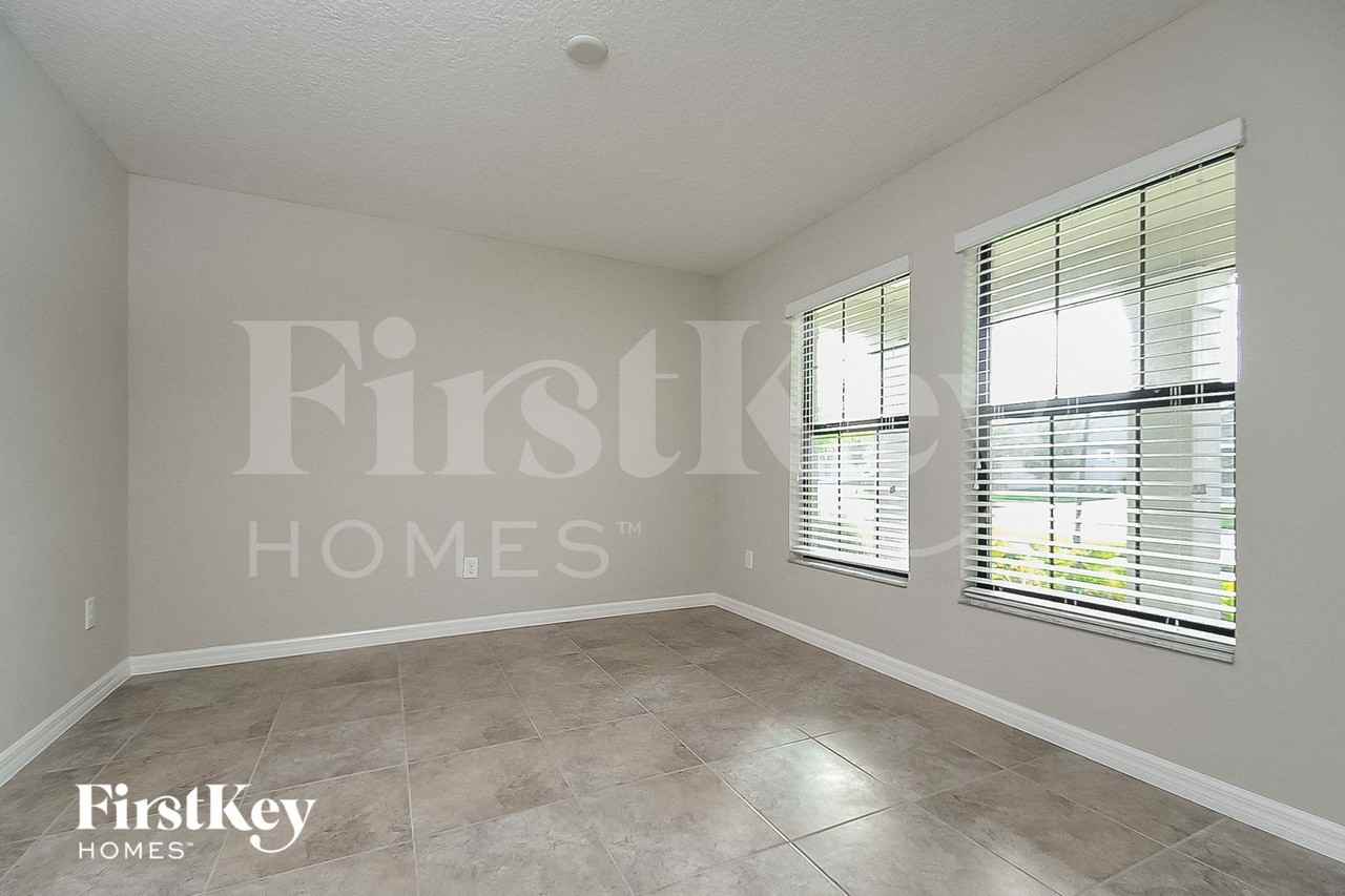 9725 Sage Creek Dr - Photo 2 of 15