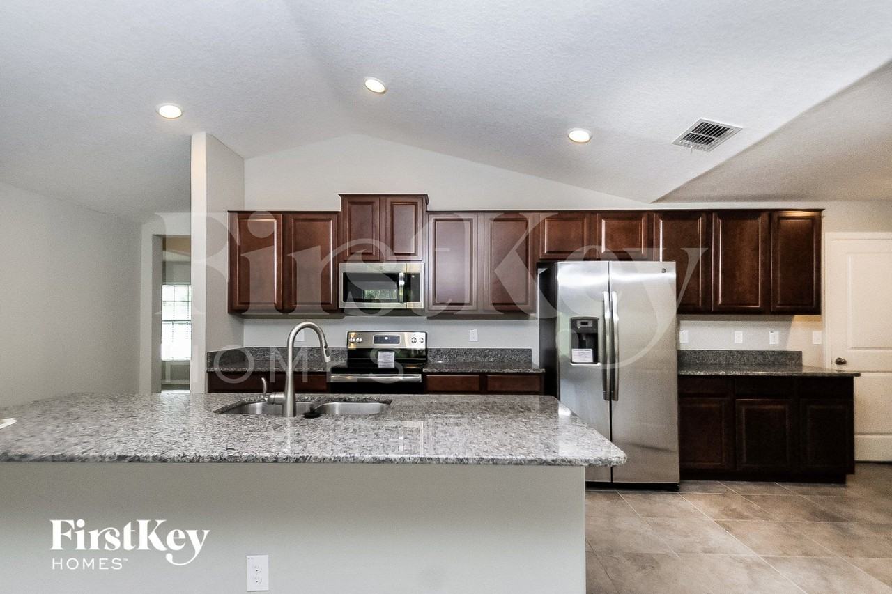 9725 Sage Creek Dr - Photo 5 of 15