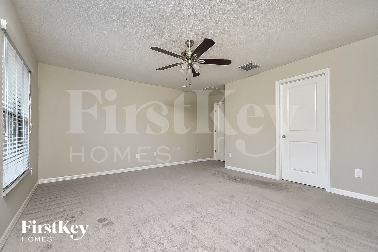 9725 Sage Creek Dr - Photo 7 of 15