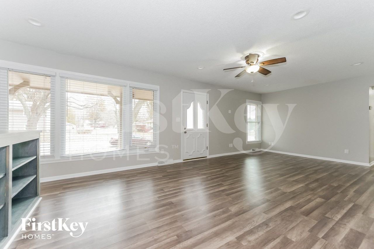 716 Sw Williams St - Photo 3 of 15