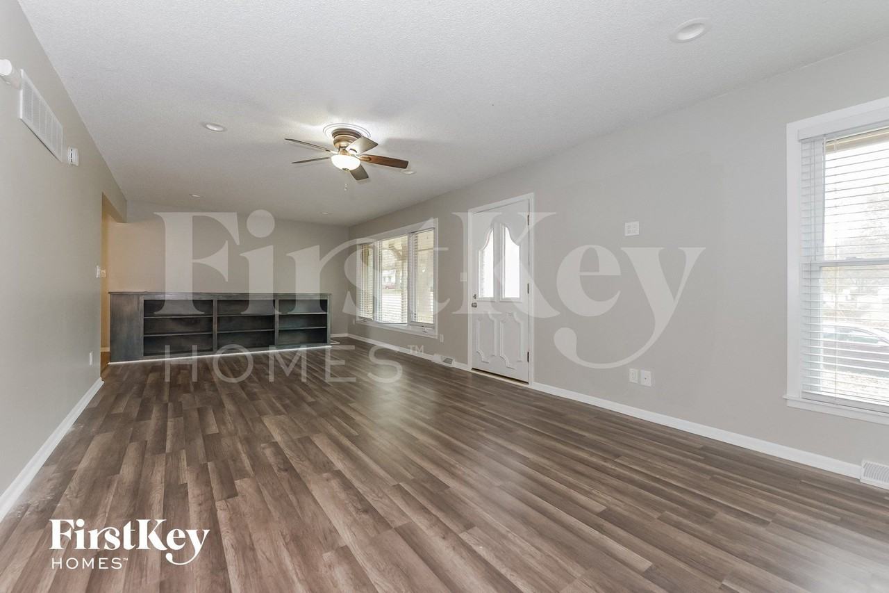 716 Sw Williams St - Photo 4 of 15