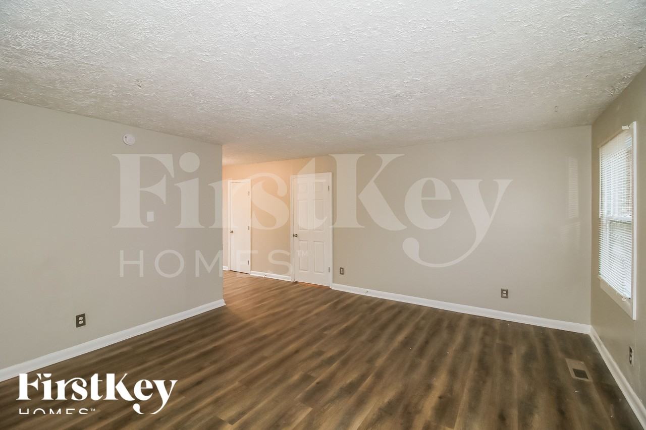 6683 Wolf River Dr - Photo 3 of 19