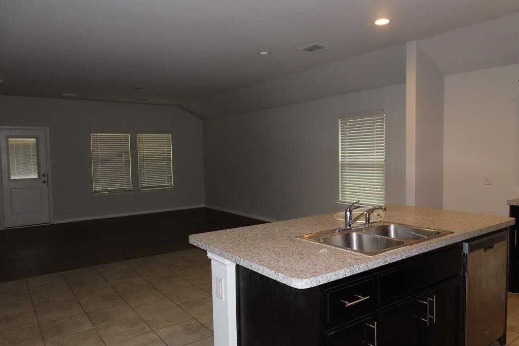 16409 White Fish Ln - Photo 4 of 13