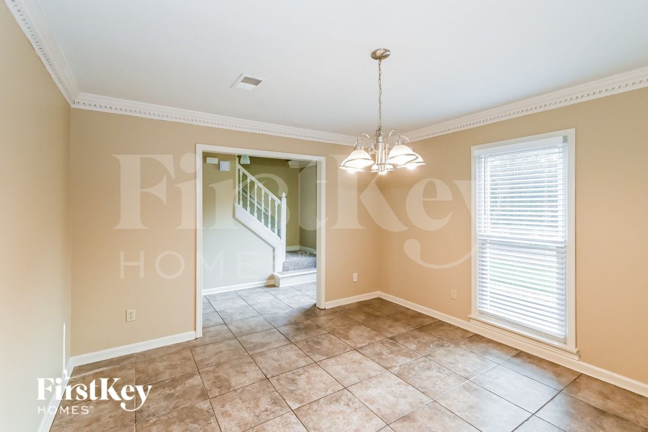 4957 Barrington Cv - Photo 4 of 16