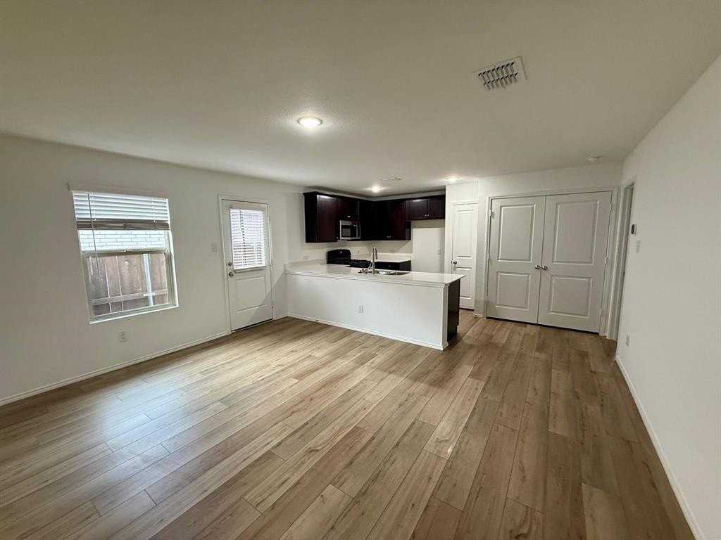 3037 Harper St - Photo 3 of 14