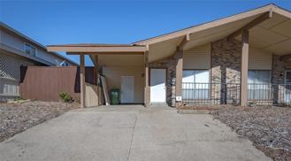 709 Arrowhead Cir - Photo 1 of 1