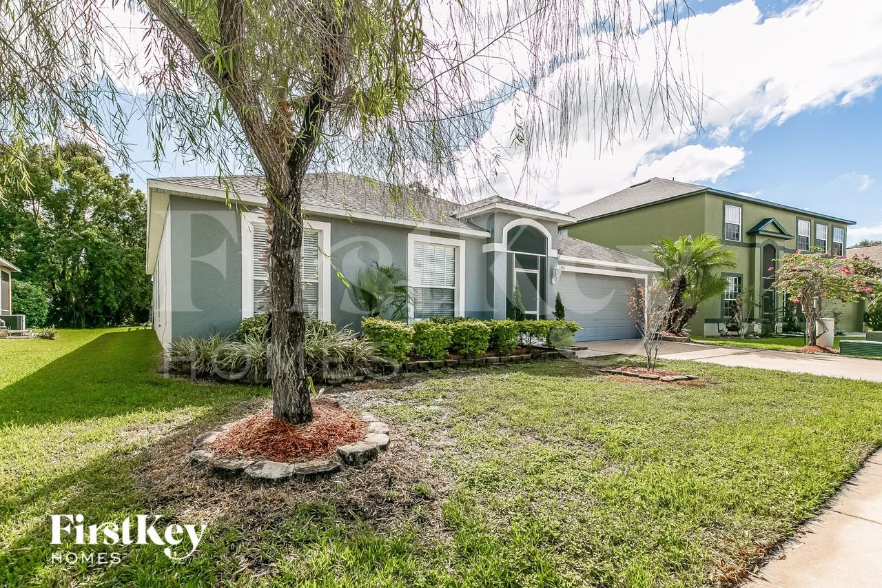 1981 The Oaks Blvd - Photo 2 of 18