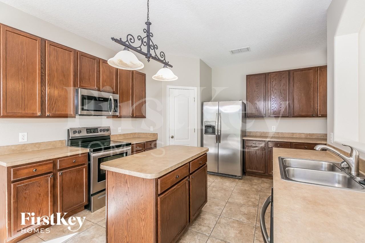 1981 The Oaks Blvd - Photo 5 of 18