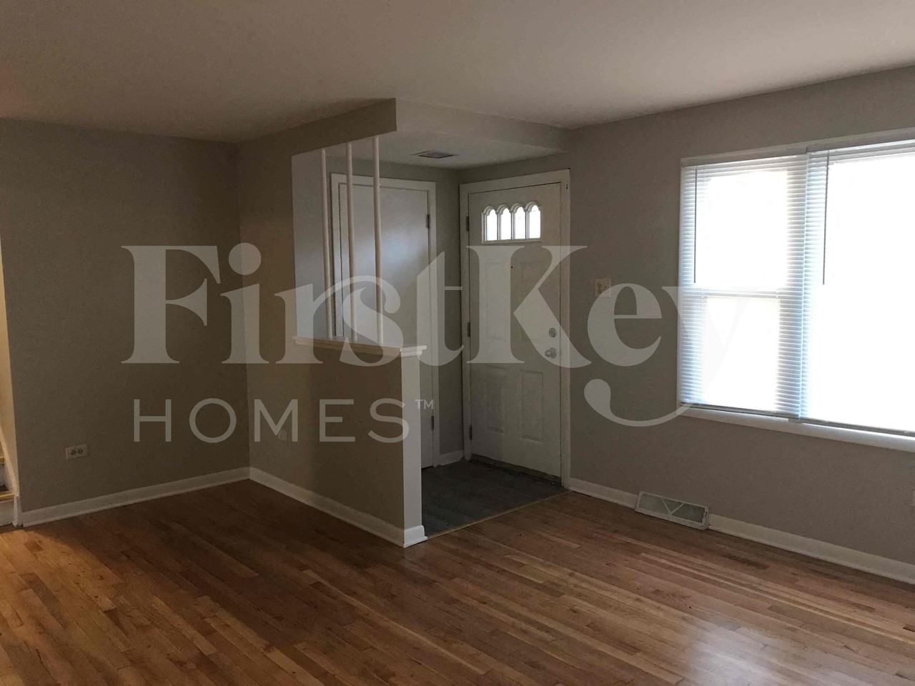 13329 S Mackinaw Ave - Photo 2 of 19