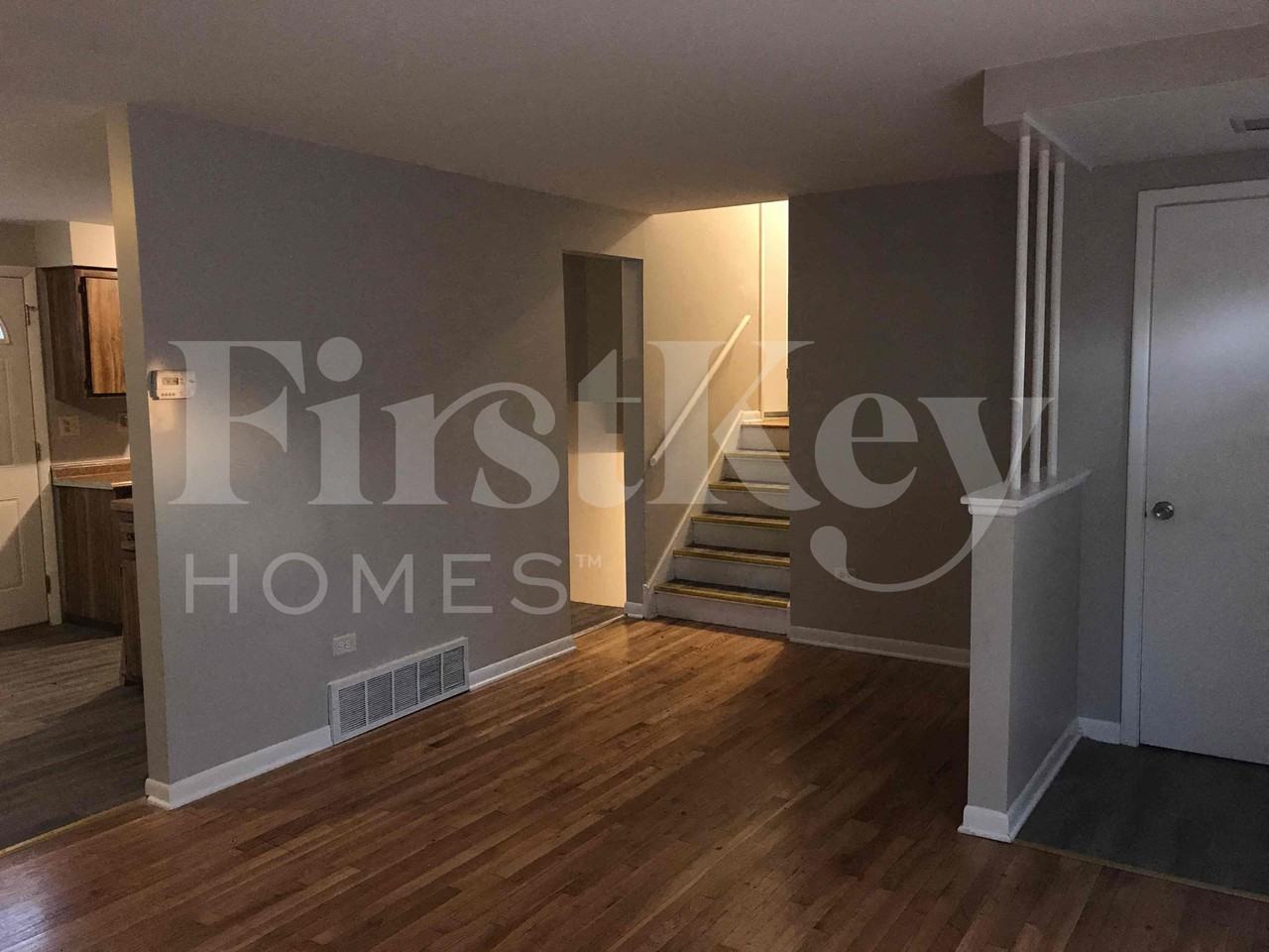 13329 S Mackinaw Ave - Photo 3 of 19