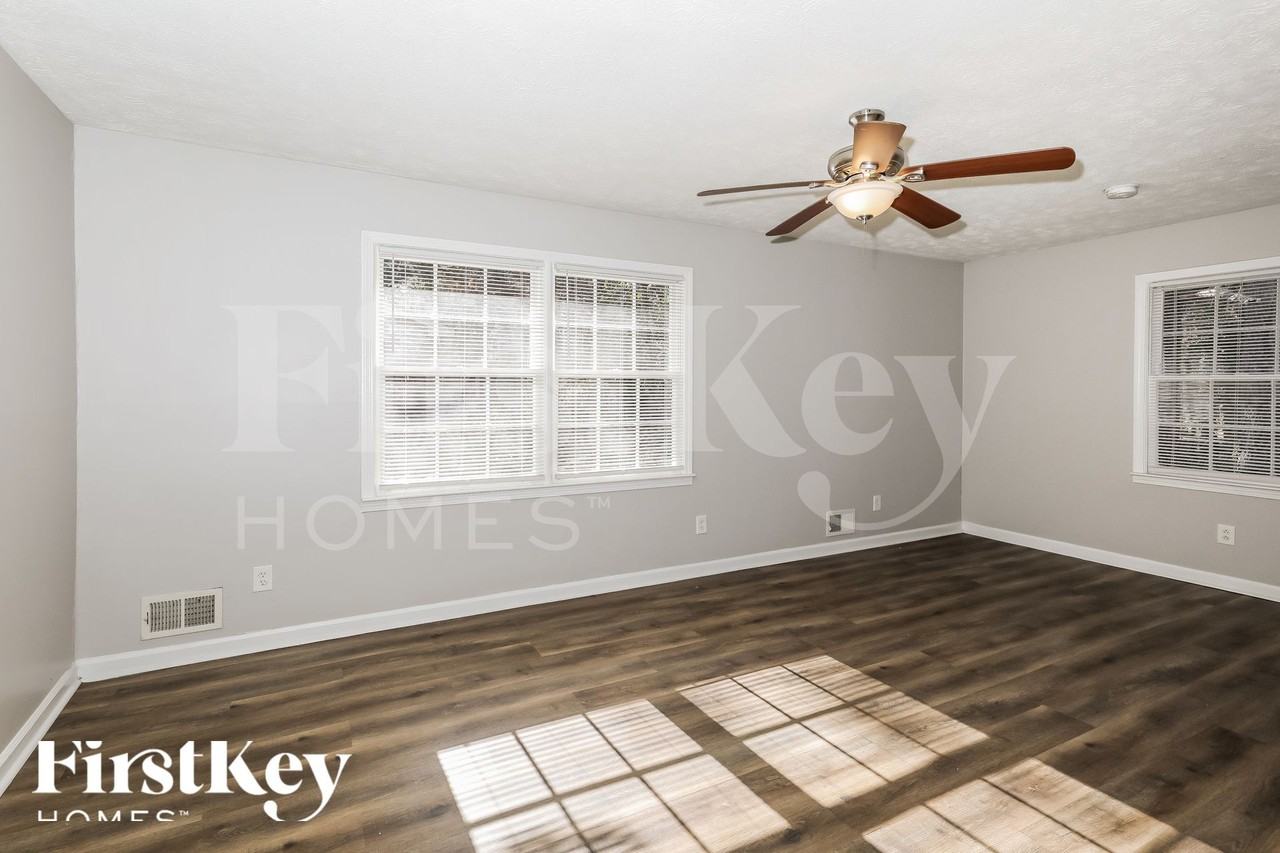 10799 Sanderling Ln - Photo 5 of 15