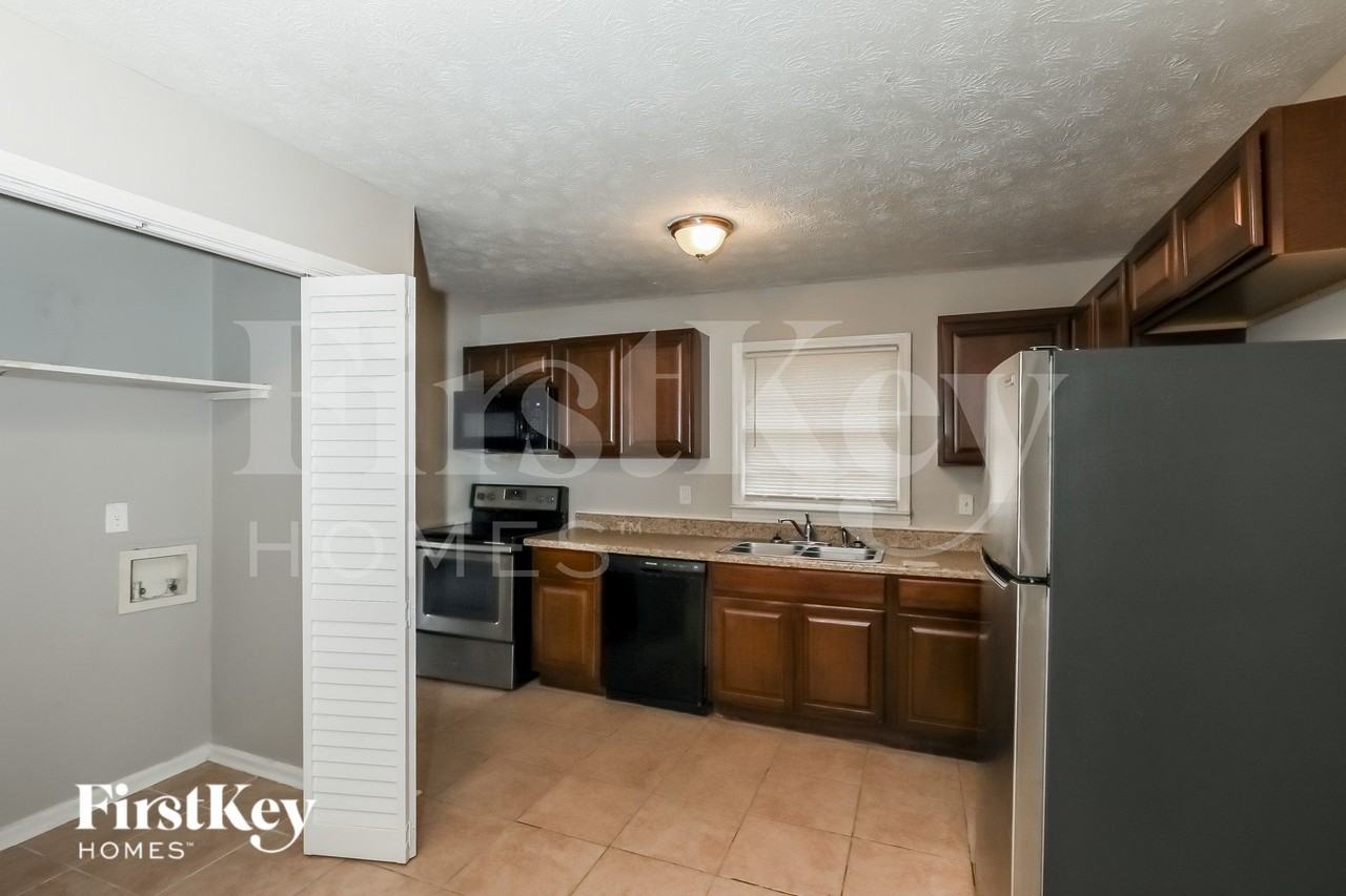 10799 Sanderling Ln - Photo 6 of 15