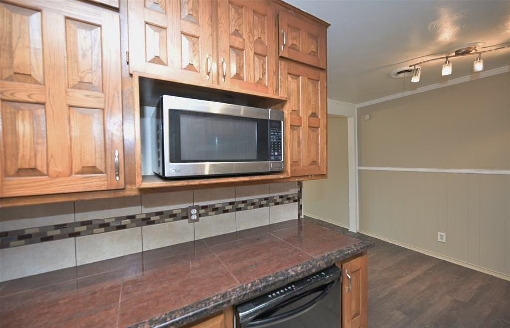 1804 England Rd - Photo 5 of 37